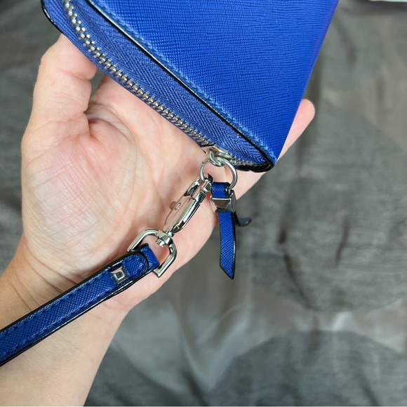 Stella & Dot Chelsea Tech Wallet with Wristlet in Cobalt Blue - Picture 3 of 6